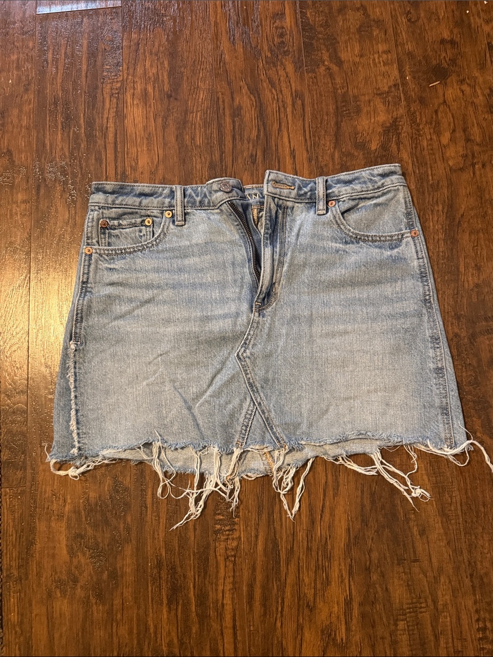 American Eagle Outfitters Light Blue Distressed Denim Mini Skirt with Frayed Hem